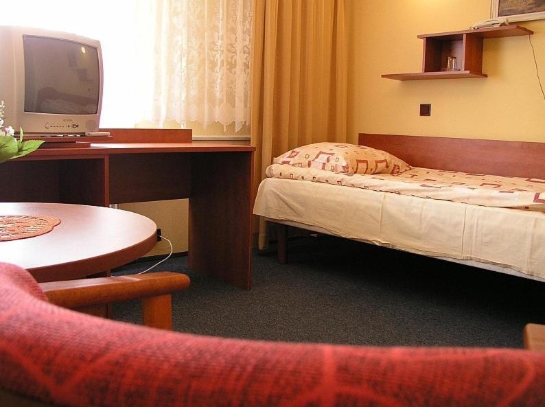 Hotel Lech Gniezno Habitación foto