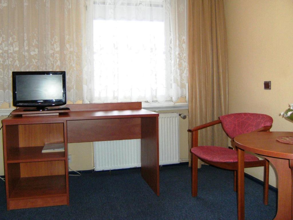 Hotel Lech Gniezno Habitación foto