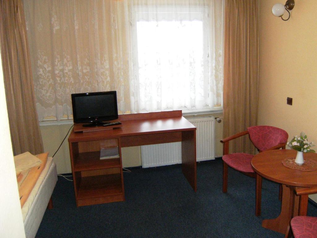 Hotel Lech Gniezno Habitación foto