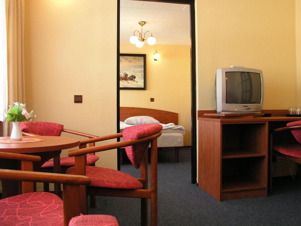 Hotel Lech Gniezno Habitación foto